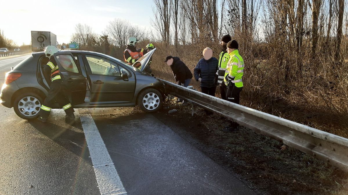Po nehodě na dálnici D35 na Olomoucku jsou tři zranění